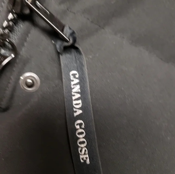 Canada Goose Shelburne Parka With Fur Hood - Picture 5 of 8